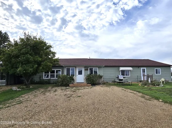 205 1st Ave NE, Lemmon, ND 57638