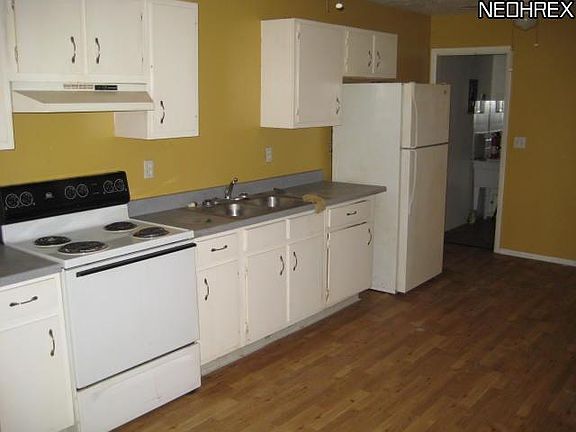 3rd image of 9244 Gerald Dr