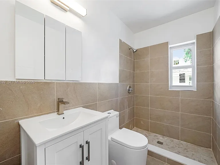 2025 Fillmore St — Photo 3