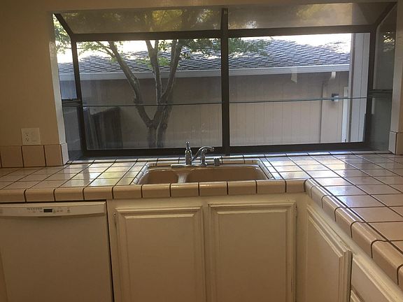 5th image of 22657 Royal Oak Way