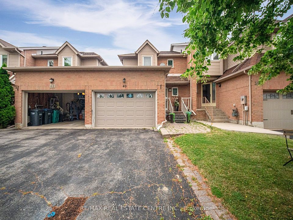 1st image of 40 Langdale Cres