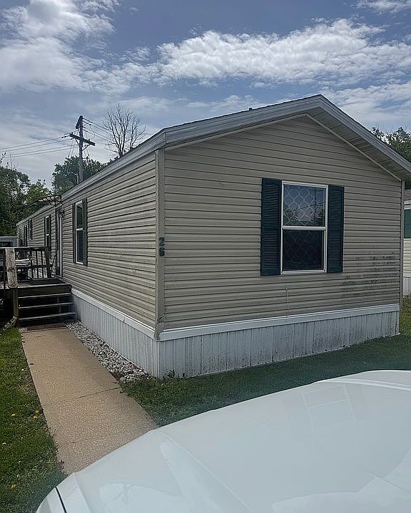 1st image of 124 N Main St #26