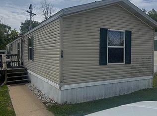 124 N Main St #26, Lansing, KS 66043