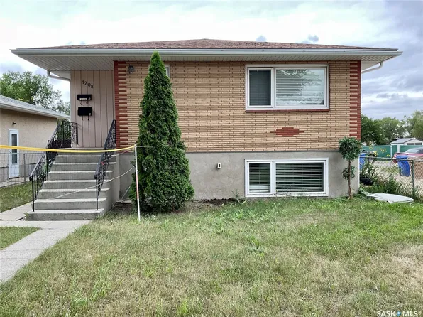 1208 Bond Street, Regina, SK S4N 1W9