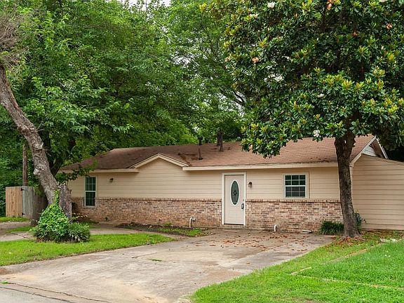 4th image of 104 Helen Dr