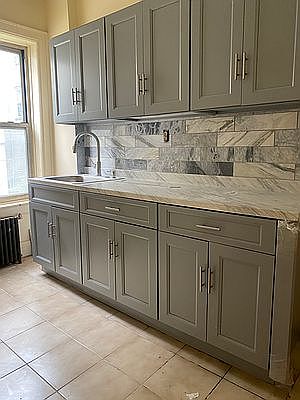 1st image of 730 Lincoln Pl Floor 2