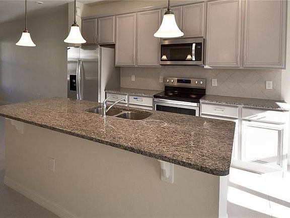 2nd image of 5042 Walker St