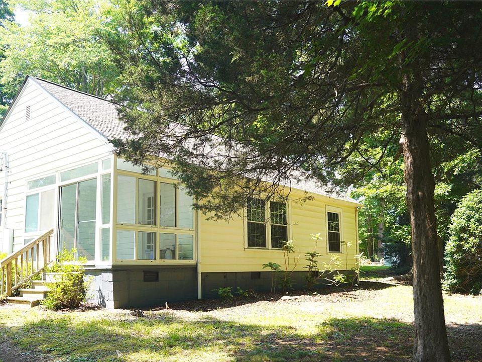 1st image of 677 Combs Cir