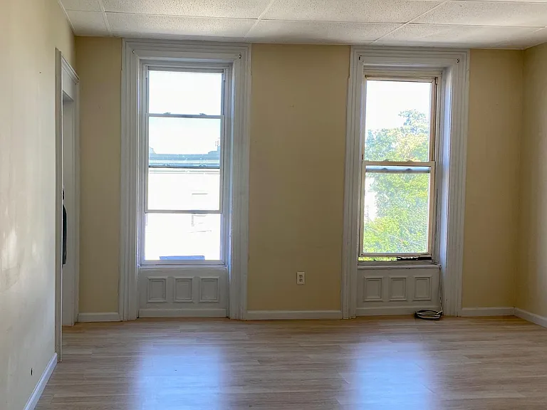 living room to front