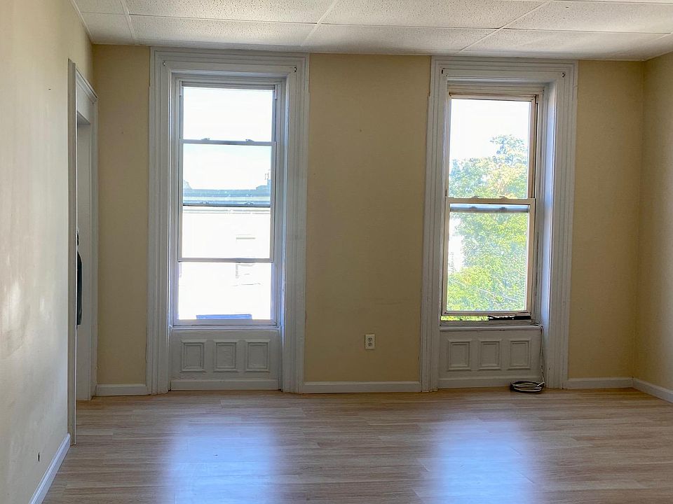 living room to front