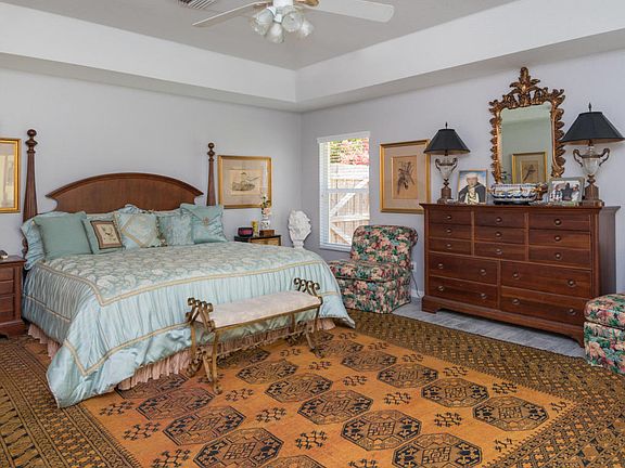 5th image of 1601 Antique Ter SE