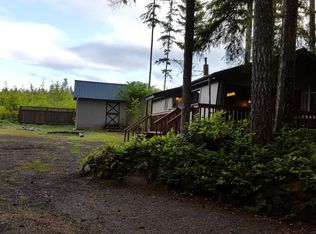 100 N Quinault Pl, Hoodsport, WA 98548