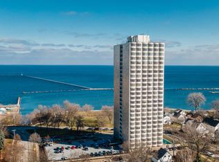 2525 S Shore Dr UNIT 23A, Milwaukee, WI 53207