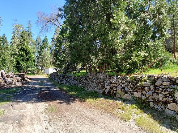 3rd image of 442 Creek Dr