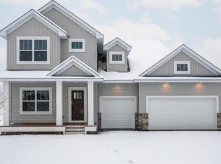 7681 Waters Edge Ave, Shakopee, MN 55379