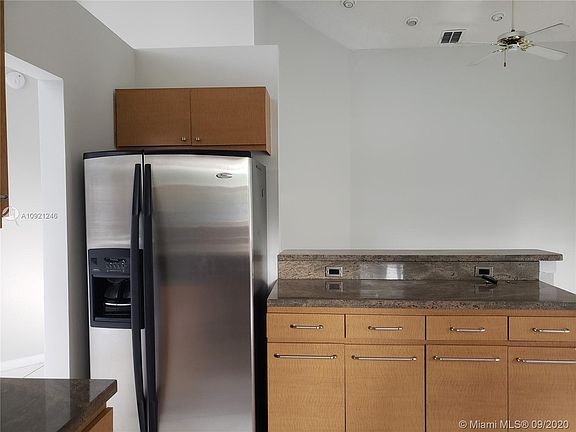 4th image of 2633 Oak Park Cir