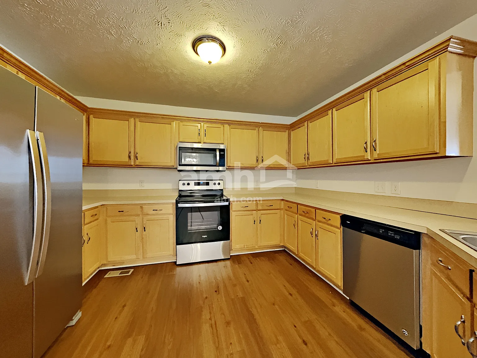 5 bed, 2.5 bath, 2450 sqft, $2,695 — Photo 3