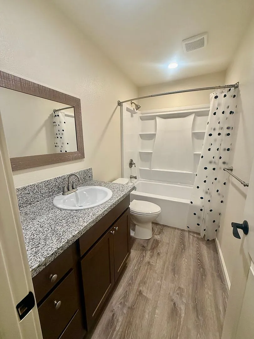Fowler Apartments — Photo 4