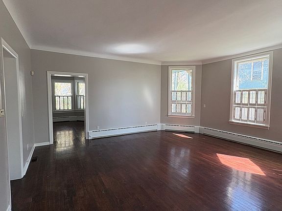 2nd image of 21 Prospect Ave NE #1