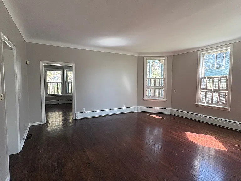 21 Prospect Ave NE #1 — Photo 2