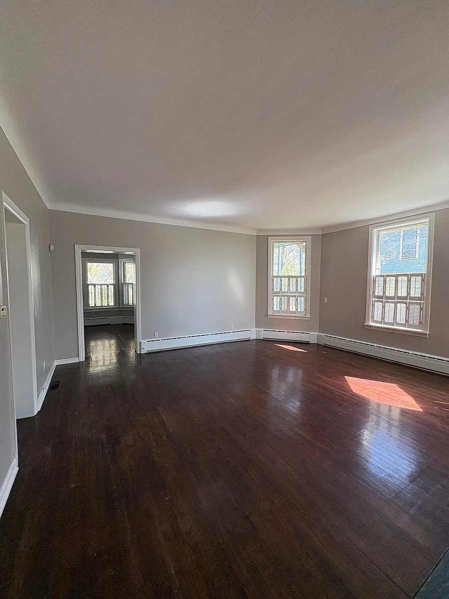 Building Photo - 21 Prospect Ave NE #1