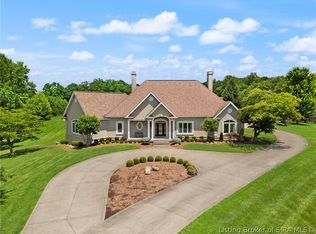 5000 Bent Creek Dr, Floyds Knobs, IN 47119