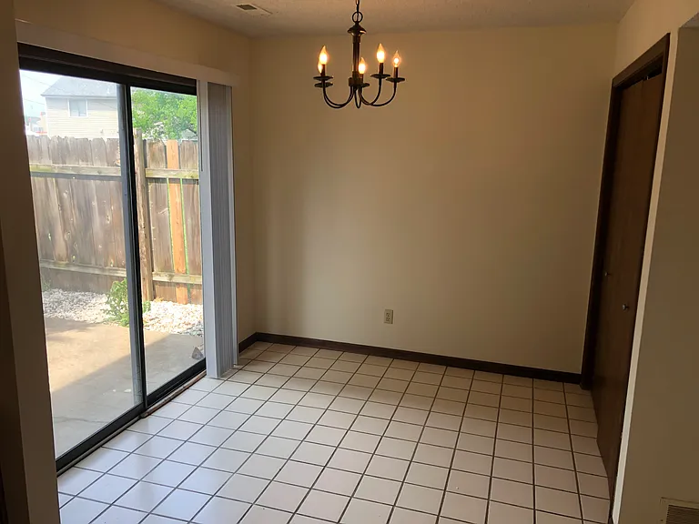 1040 SW Lilly Cir — Photo 14