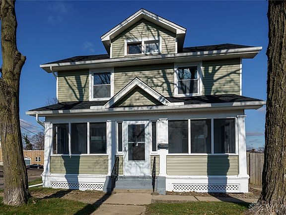3rd image of 17 Fernwood Ave