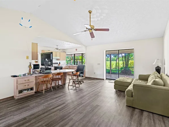 2001 SW Driftwood Street, Port St Lucie, FL 34953