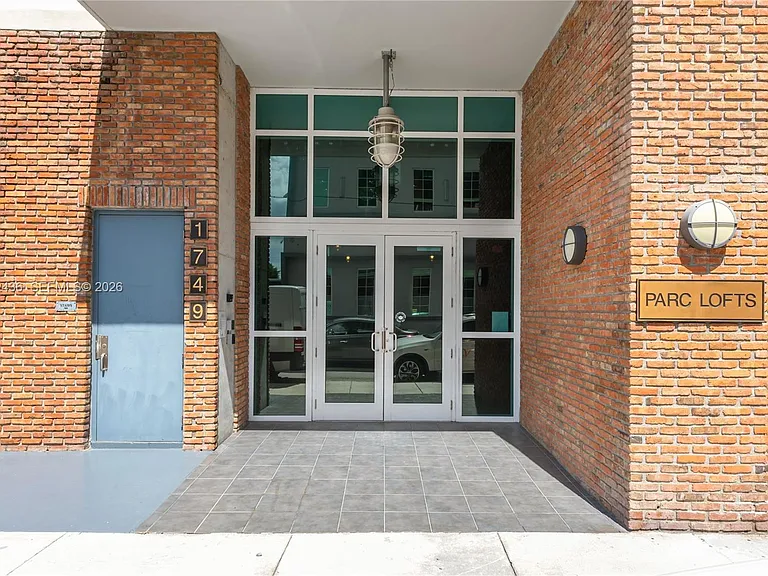 1749 NE Miami Ct #413 — Photo 8
