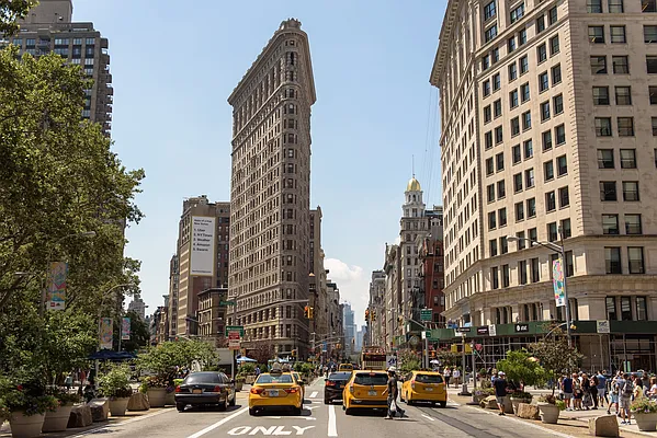 Rented by Blip LLC | media 32