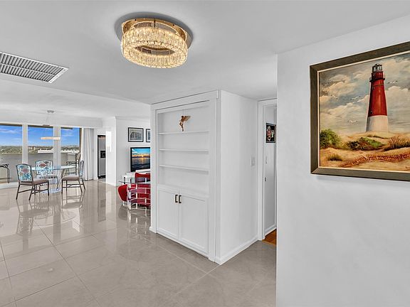 4th image of 1370 S Ocean Boulevard #1205