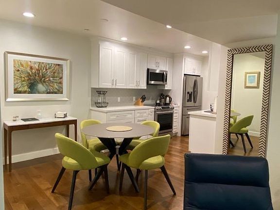 2nd image of 1210 Bellevue Ave APT 207