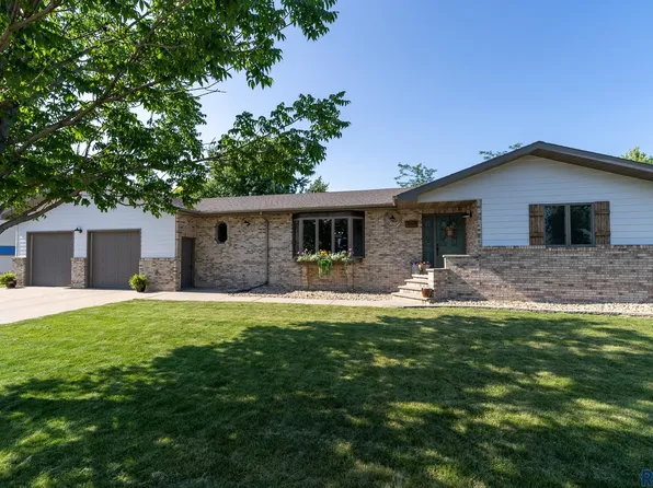 440 E Lightner Ave, Salem, SD 57058