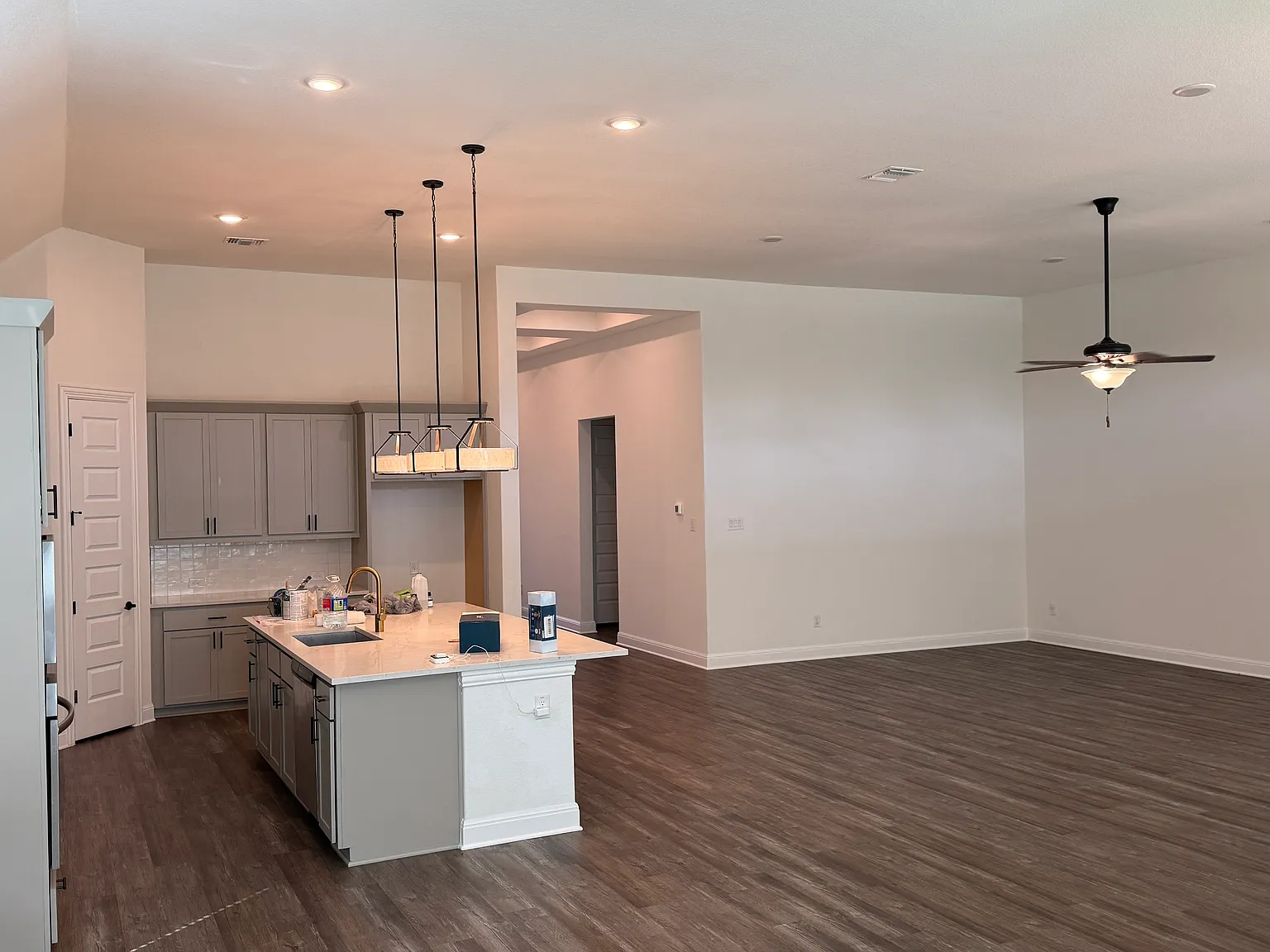 4 bed, 2610 sqft, $3,000 — Photo 2
