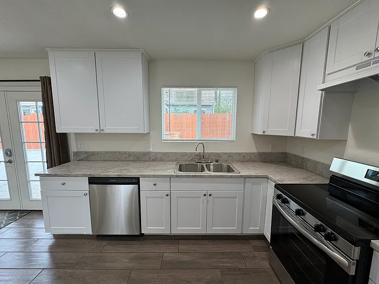 6461 Winnetka Ave #ADU — Photo 9