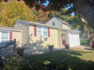 20 Dawes St, West Warwick, RI 02893