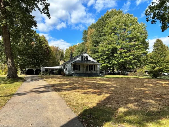 10728 Cherry Grove Rd, Reidsville, NC 27320