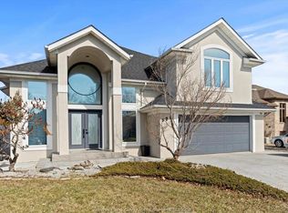 938 Nova Dr, Windsor, ON N9G 2S6