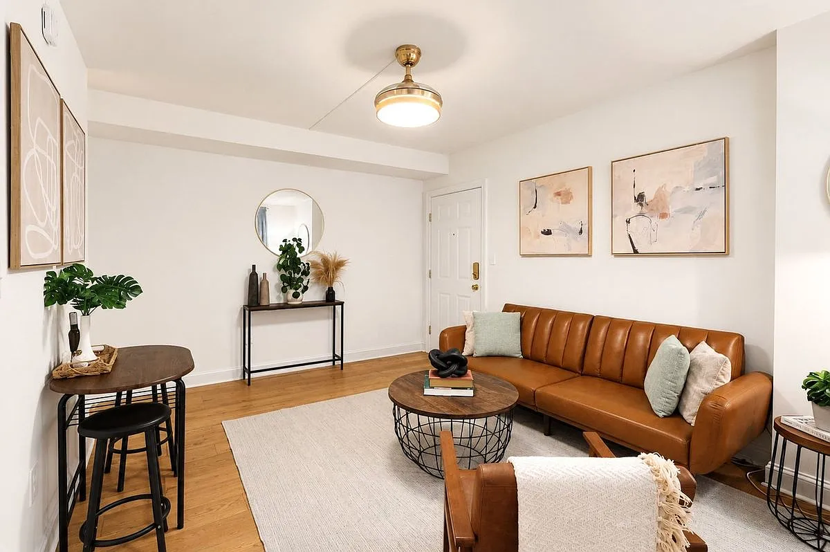 2 bed, 1.0 bath, 707 sqft, $2,750 — Photo 2