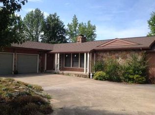 63 Holiday Island Dr, Holiday Island, AR 72631
