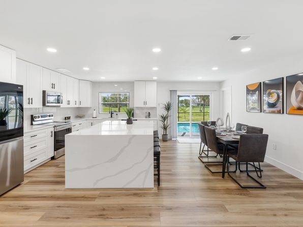18 Oakland Hills Pl