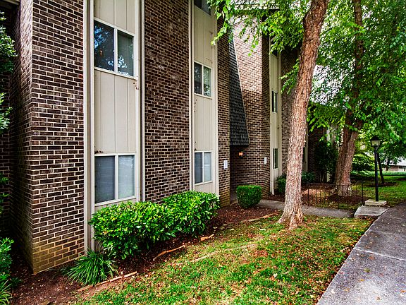 4th image of 3636 Taliluna Ave APT 220