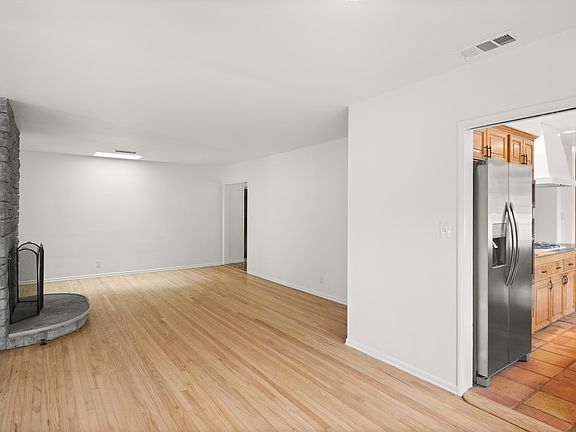 5th image of 3600 Coolidge Ave