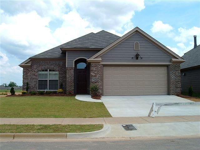 1st image of 812 Charlemont Ln