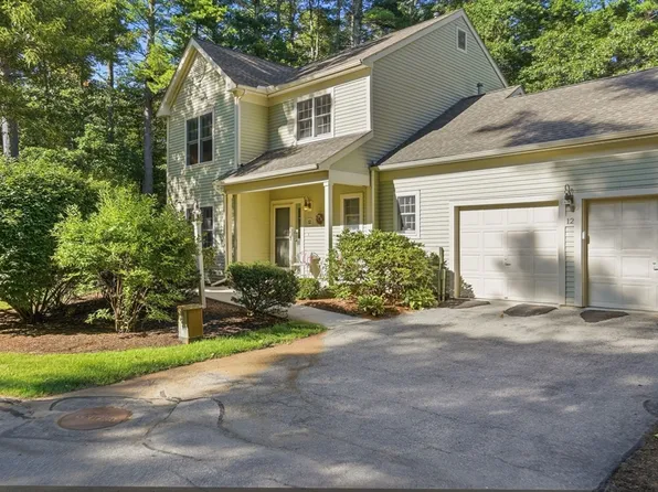 12 Chestnut Ln Unit 12, Bedford, MA 01730