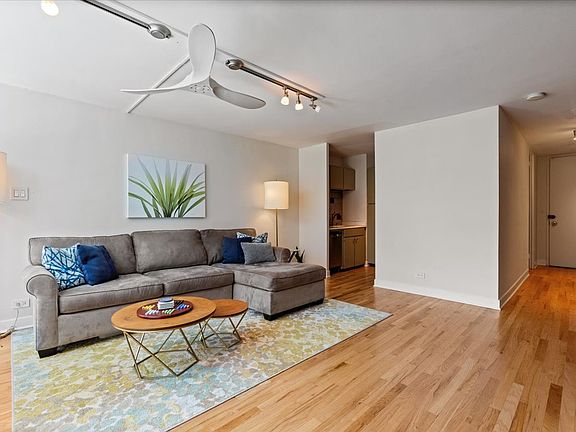 5th image of 21 W Goethe St APT 4H