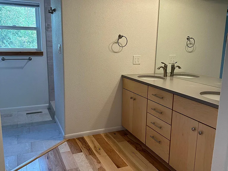 427 Edwards Dr — Photo 12