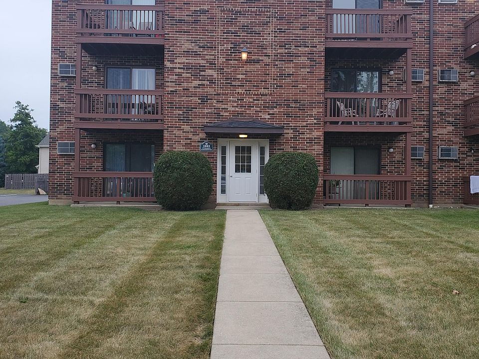 1st image of 1033 Spruce St APT 3B