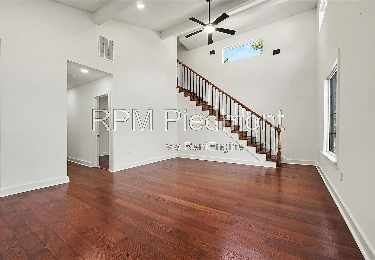 4 bed, 3.0 bath, 1870 sqft, $3,000 — Photo 3